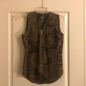 Women’s New York & Company Camo sleeveless blouse